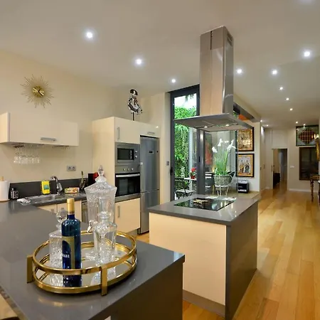 Apartment Classic And Luxury- 2bd 2bth- Sierpes Seville