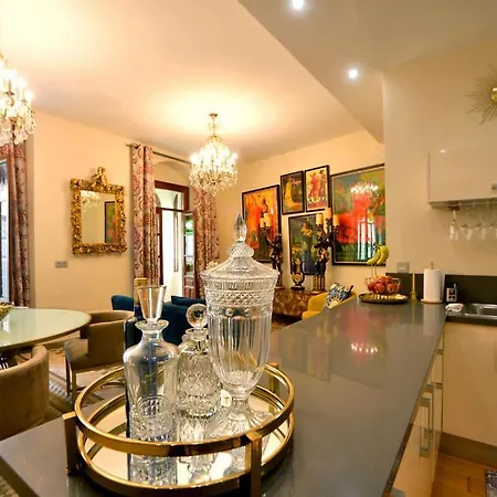 Classic And Luxury- 2bd 2bth- Sierpes Seville