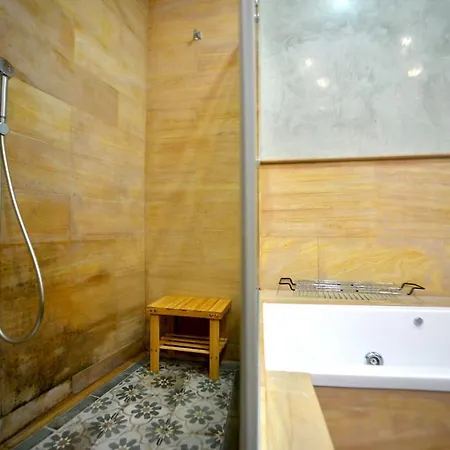 Classic And Luxury- 2bd 2bth- Sierpes Apartment
